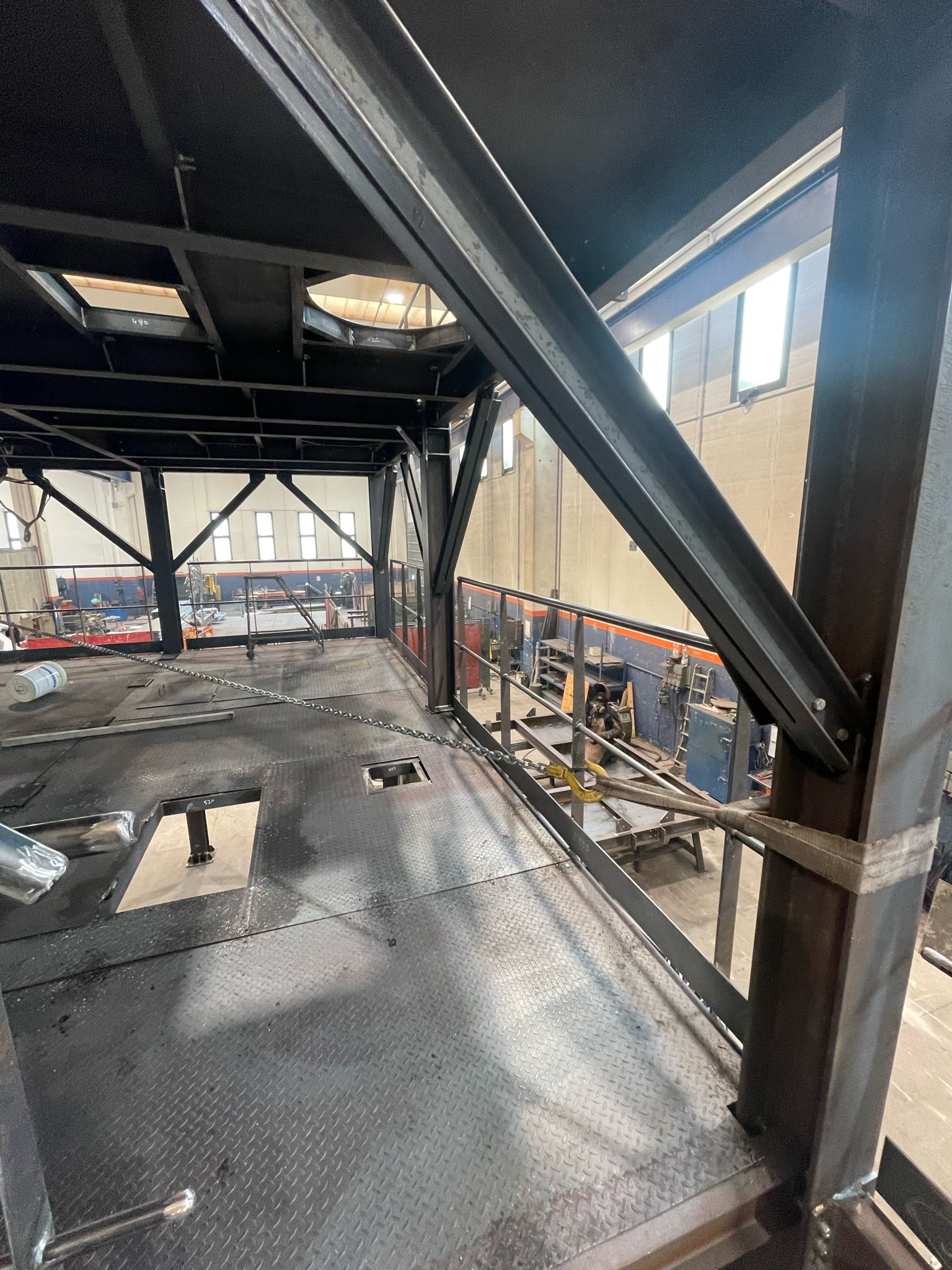 struttura di carpenteria in ferro per soppalco portante