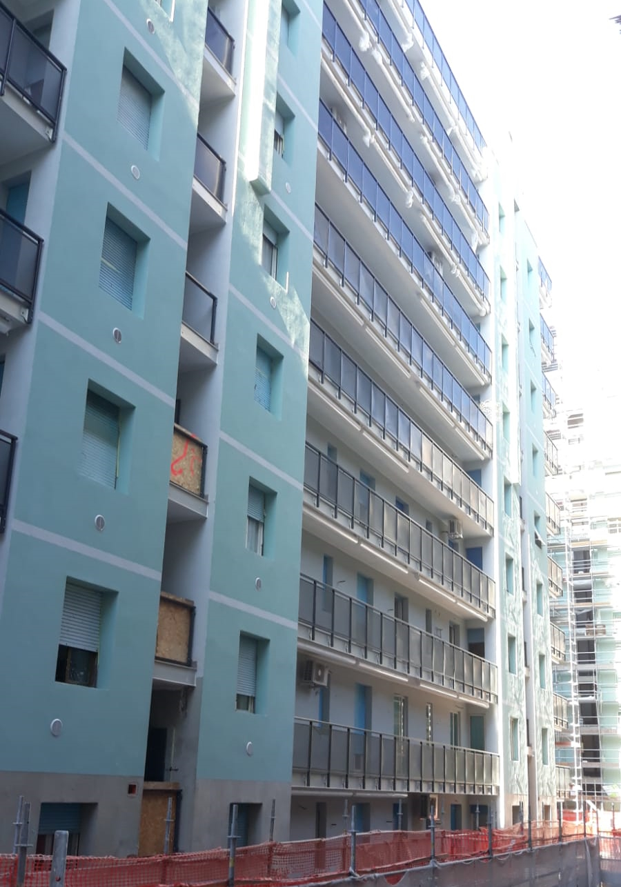 opera di parapetti in condominio a milano