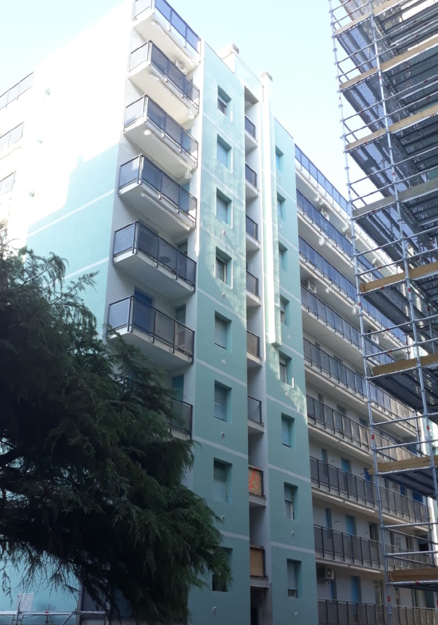 opera di parapetti in condominio a milano