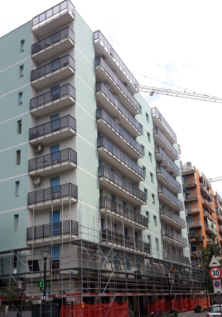 opera di parapetti in condominio a milano