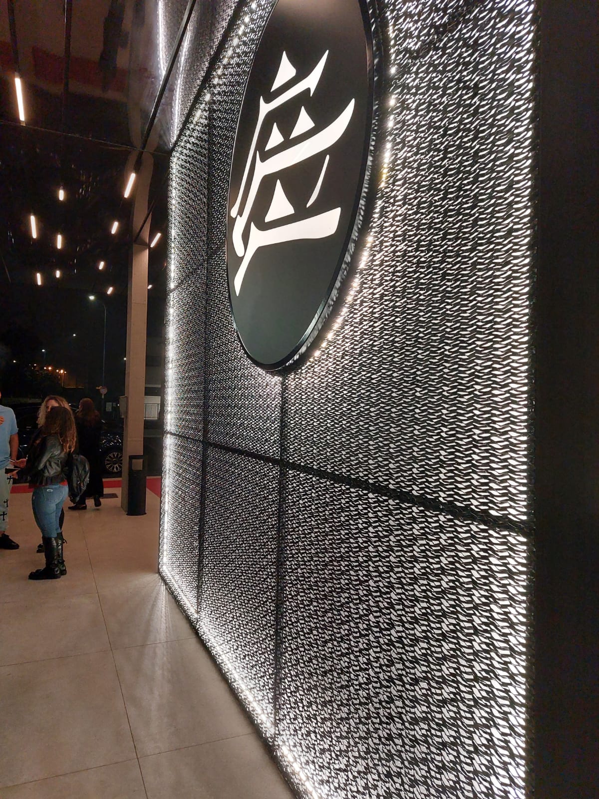 insegna luminosa a led installata a bergamo